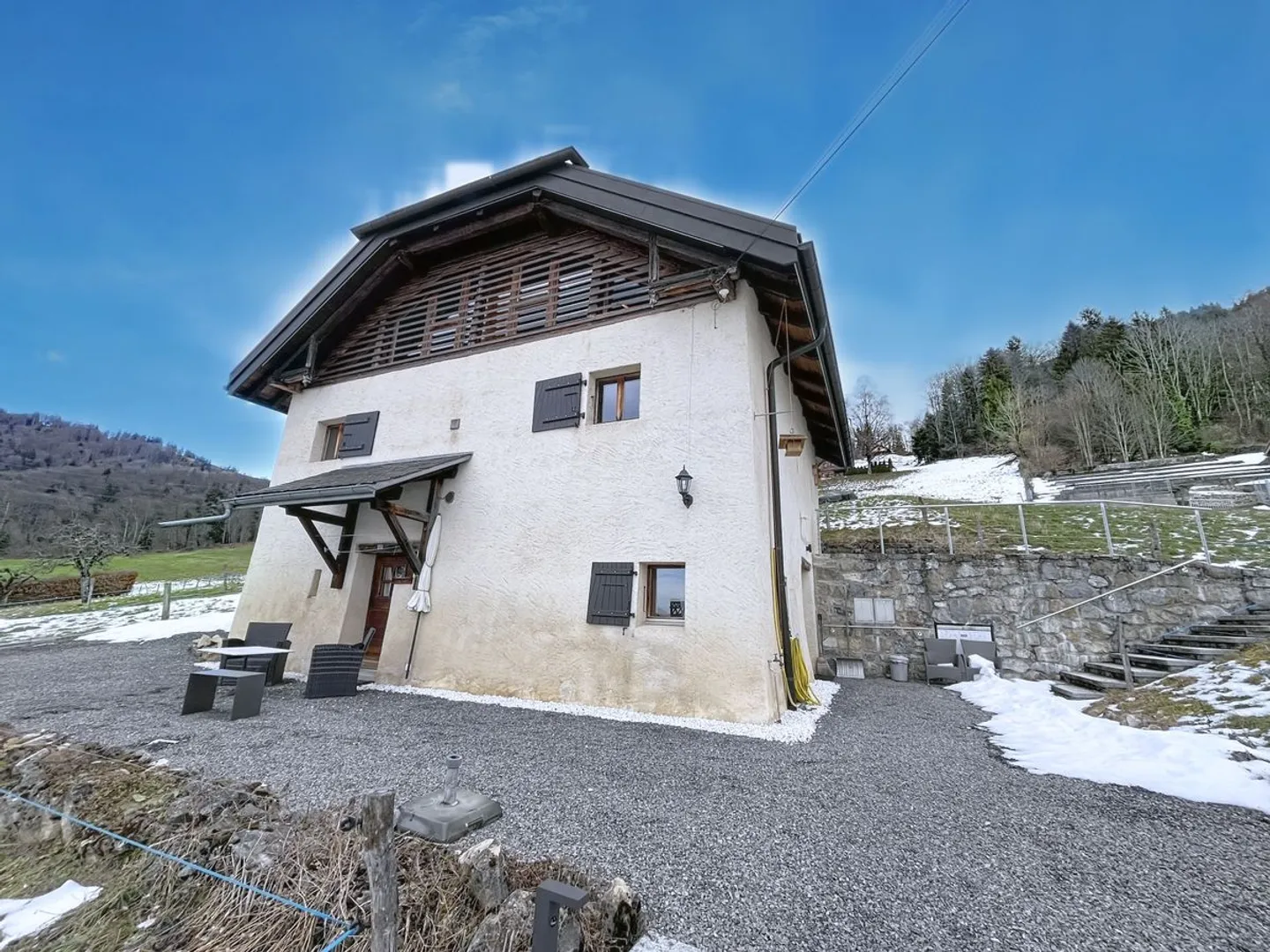 Maison individuelle rénovée + Grange de 800m3 - Photo 1 of 13