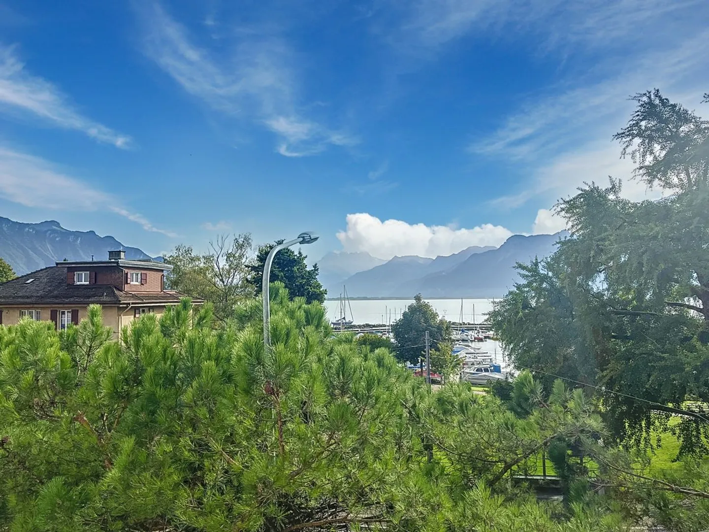 Wohnung mit 2 Balkonen und Blick auf den Hafen von Clarens - Foto 1 von 10