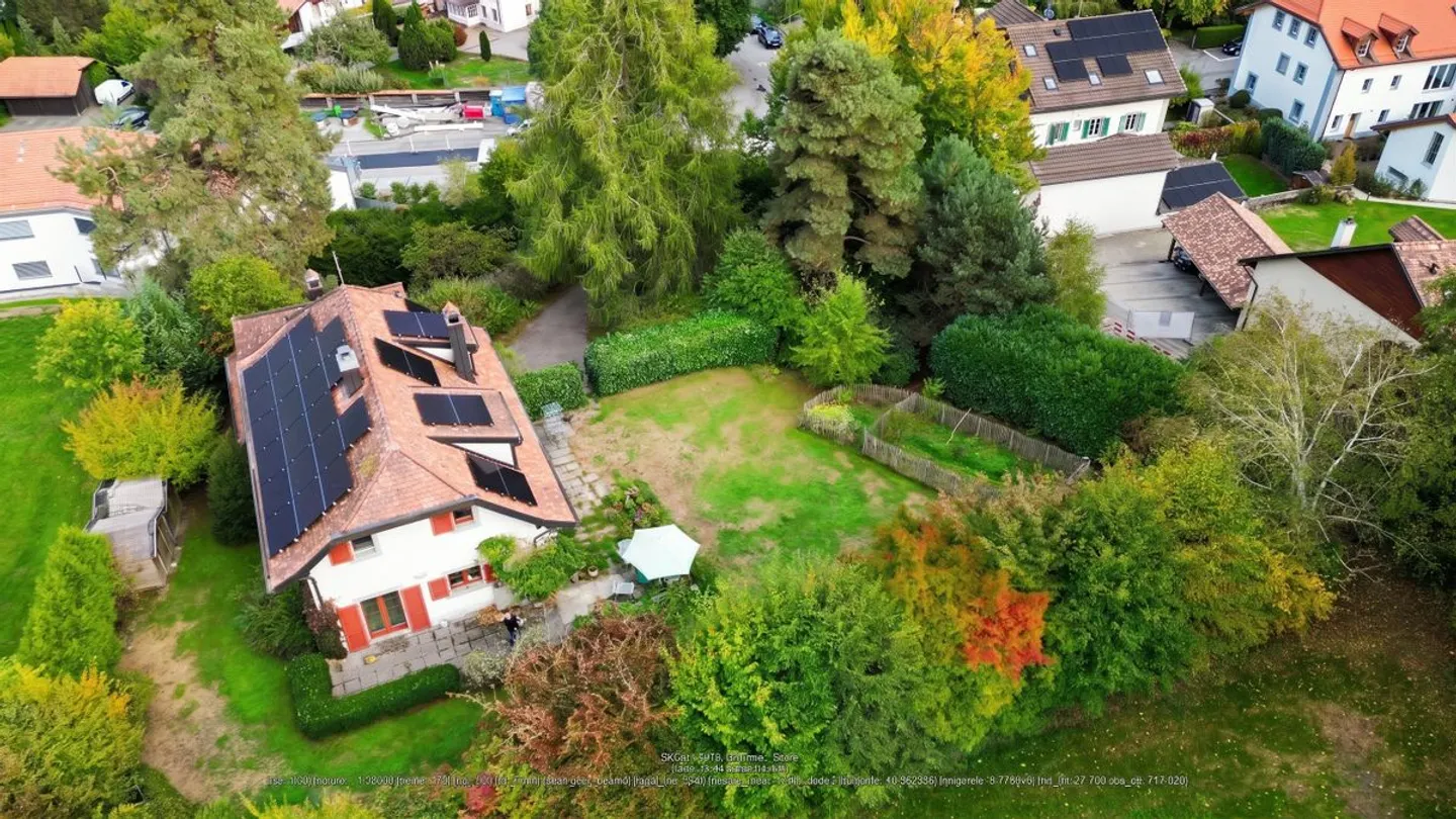 Idyllische Umgebung + hohes Baupotenzial - Foto 1 von 13