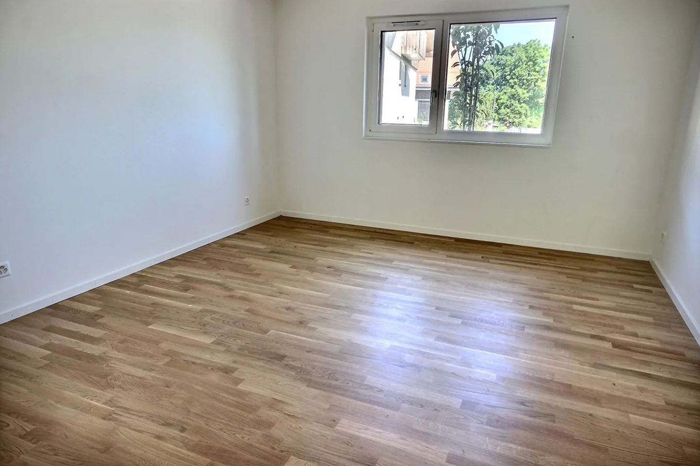Privater Garten von 136m2 - 3,5 Zimmer - Foto 8 von 11