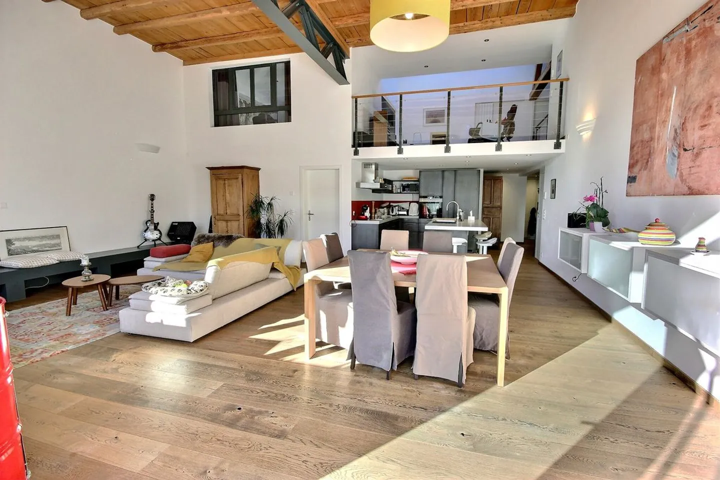 Stunning Triplex and its magnificent elevated terrace of 55m2 - Photo 2 of 13