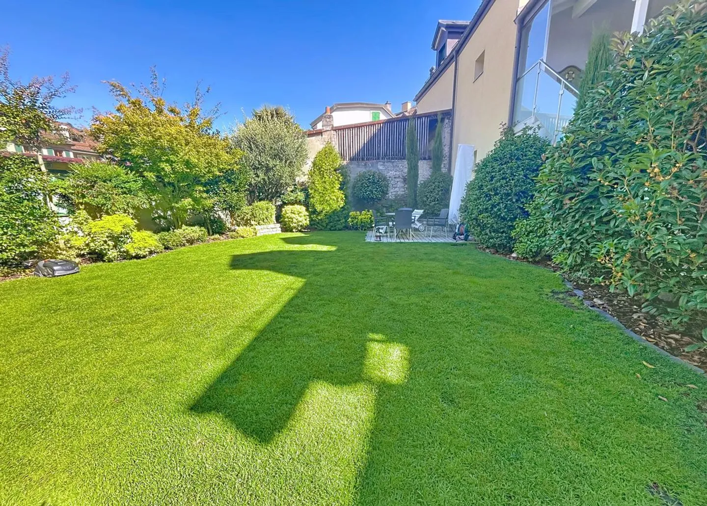 Cuore di Villeneuve: Edificio di 3 appartamenti + terreno edificabile - Foto 6 di 6