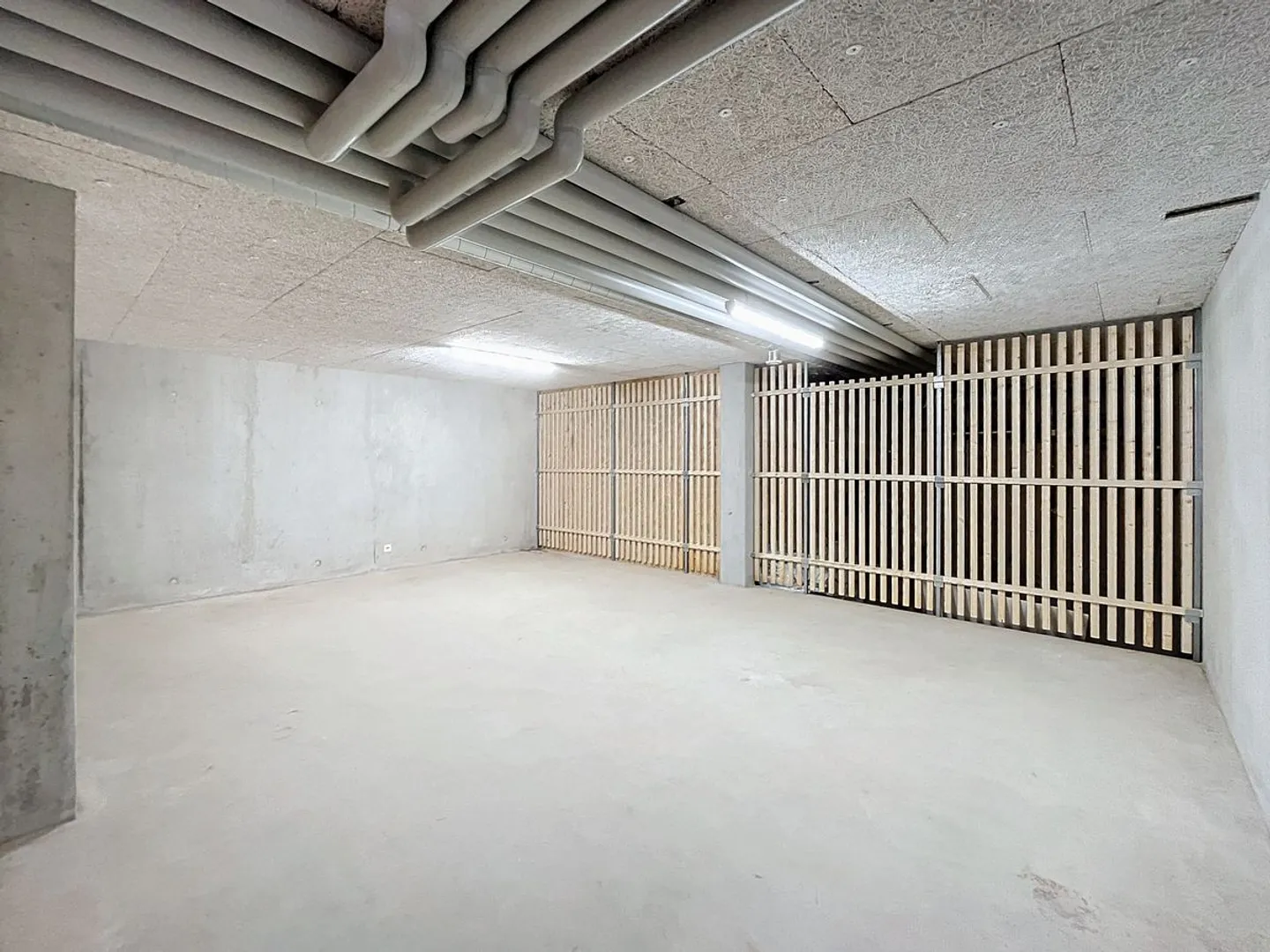 Local commercial de 95m2 + dépôt de 40m2 - Photo 5 sur 7