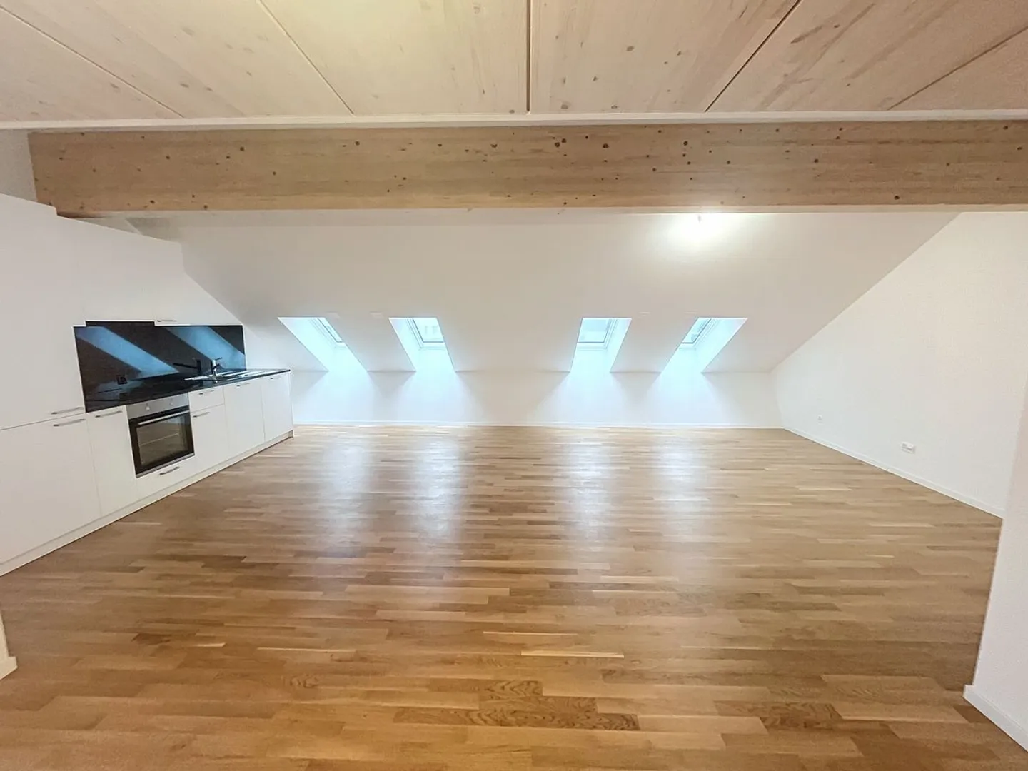 Dachgeschoss-Duplex mit 4,5 Zimmern - Foto 5 von 12