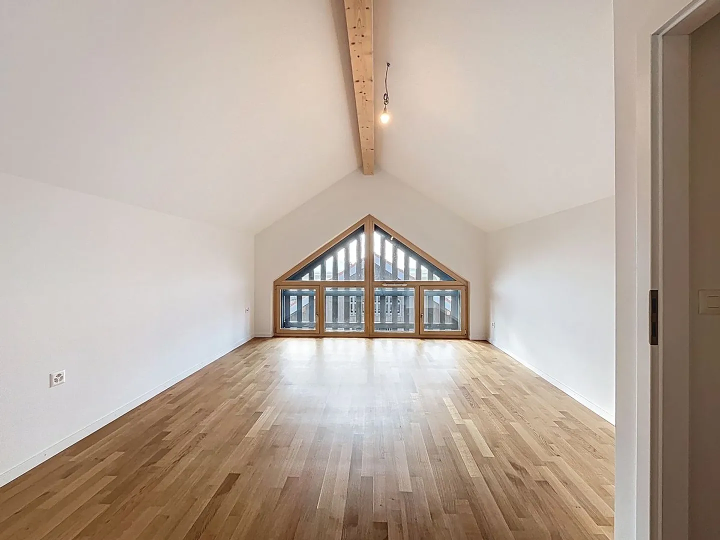 5,5-Zimmer-Duplex in der obersten Etage - Foto 10 von 13