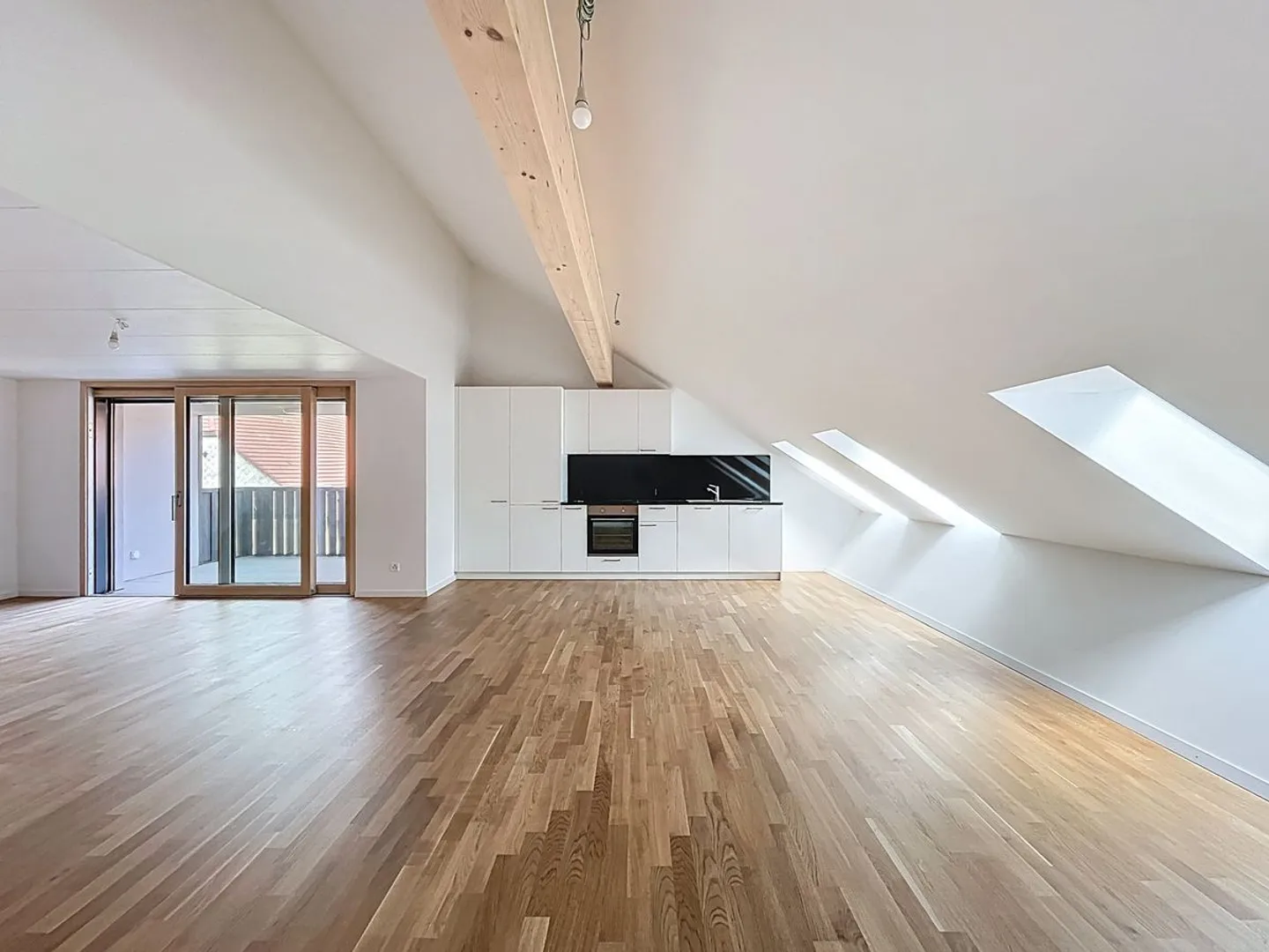 4,5-Zimmer-Duplex in der obersten Etage - Foto 1 von 11