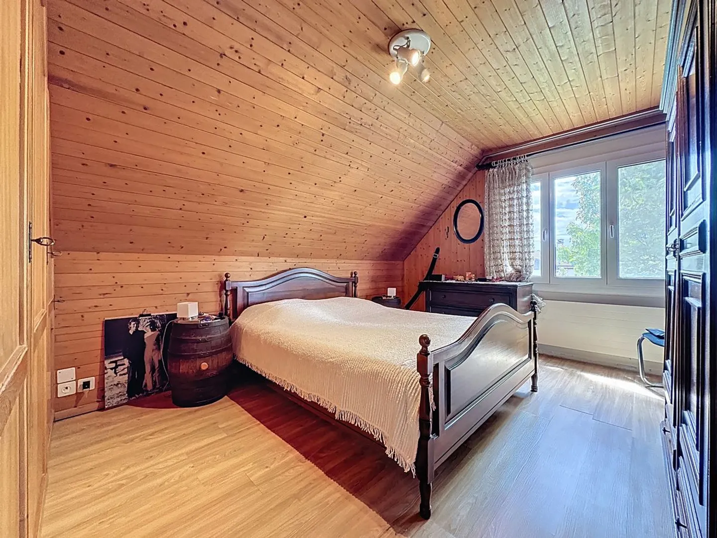 Large garden, individual and sunny - Photo 6 of 13