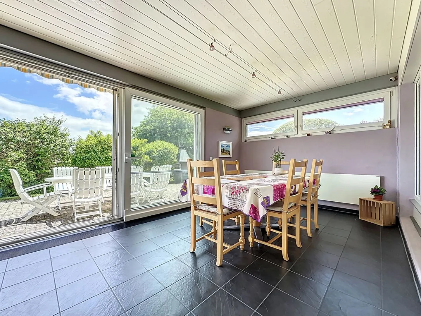 Large garden, individual and sunny - Photo 8 of 13