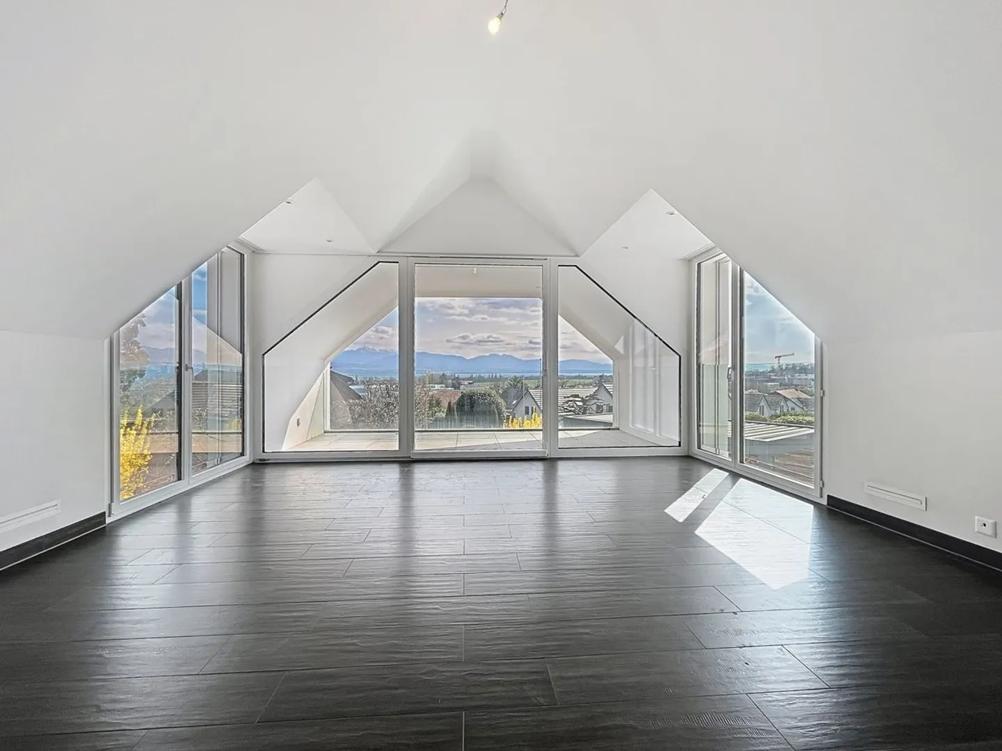Penthouse mit 4,5 Zimmern + Büro, Garten, Terrassen - Foto 7 von 13