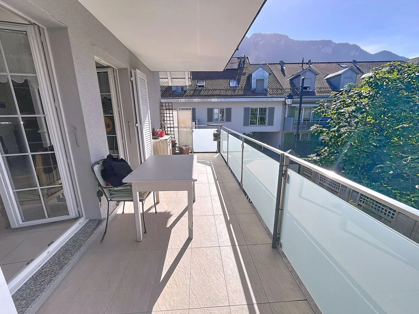 Cuore di Villeneuve: Edificio di 3 appartamenti + terreno edificabile - Foto 4 di 6