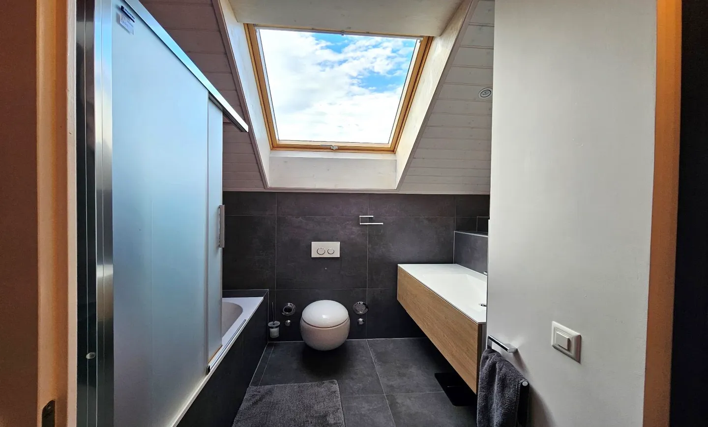 Außergewöhnliches Duplex-Penthouse in Terre-Sainte - Foto 5 von 9