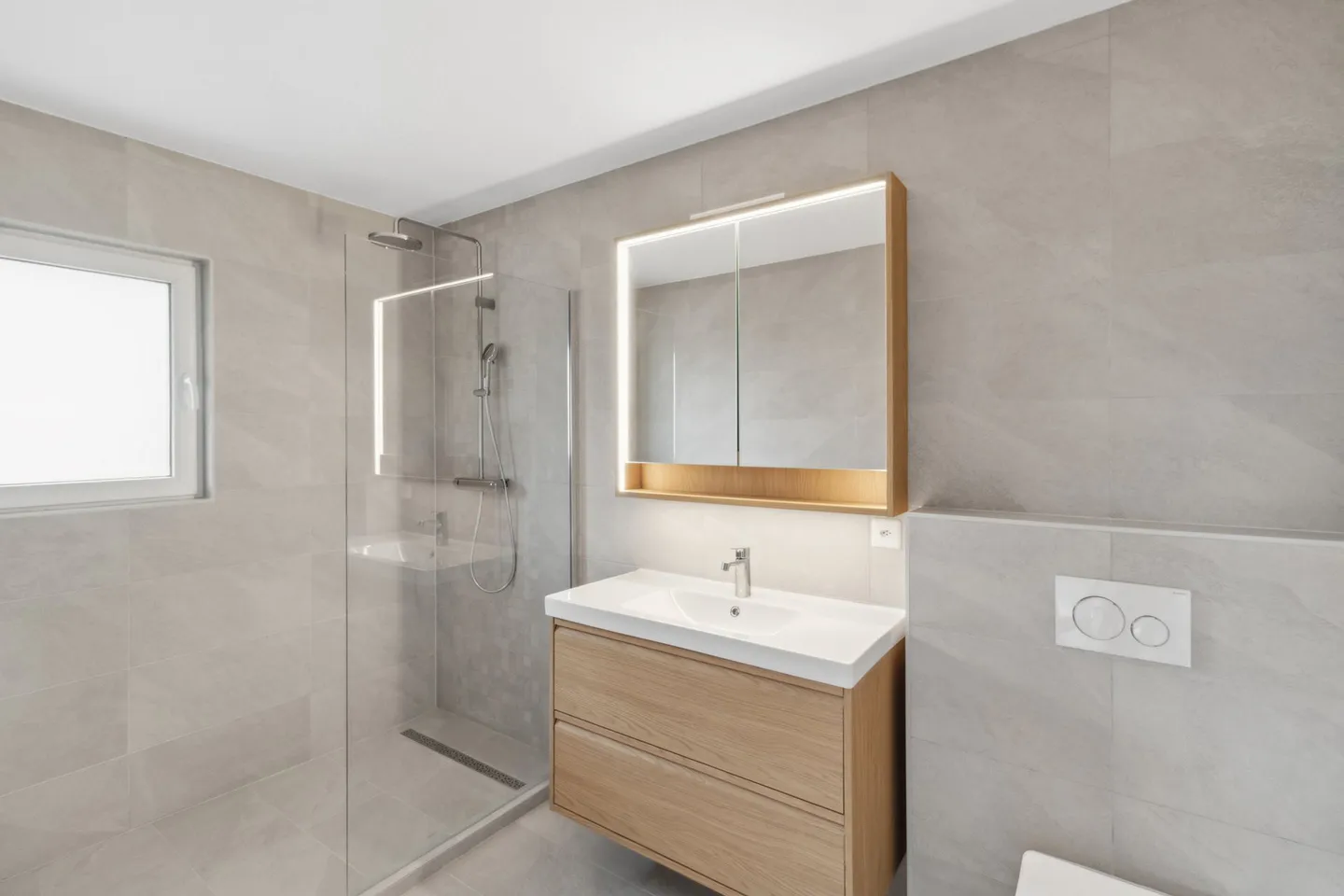 Villa moderne de 5 chambres avec vue sur le lac - Photo 7 sur 9