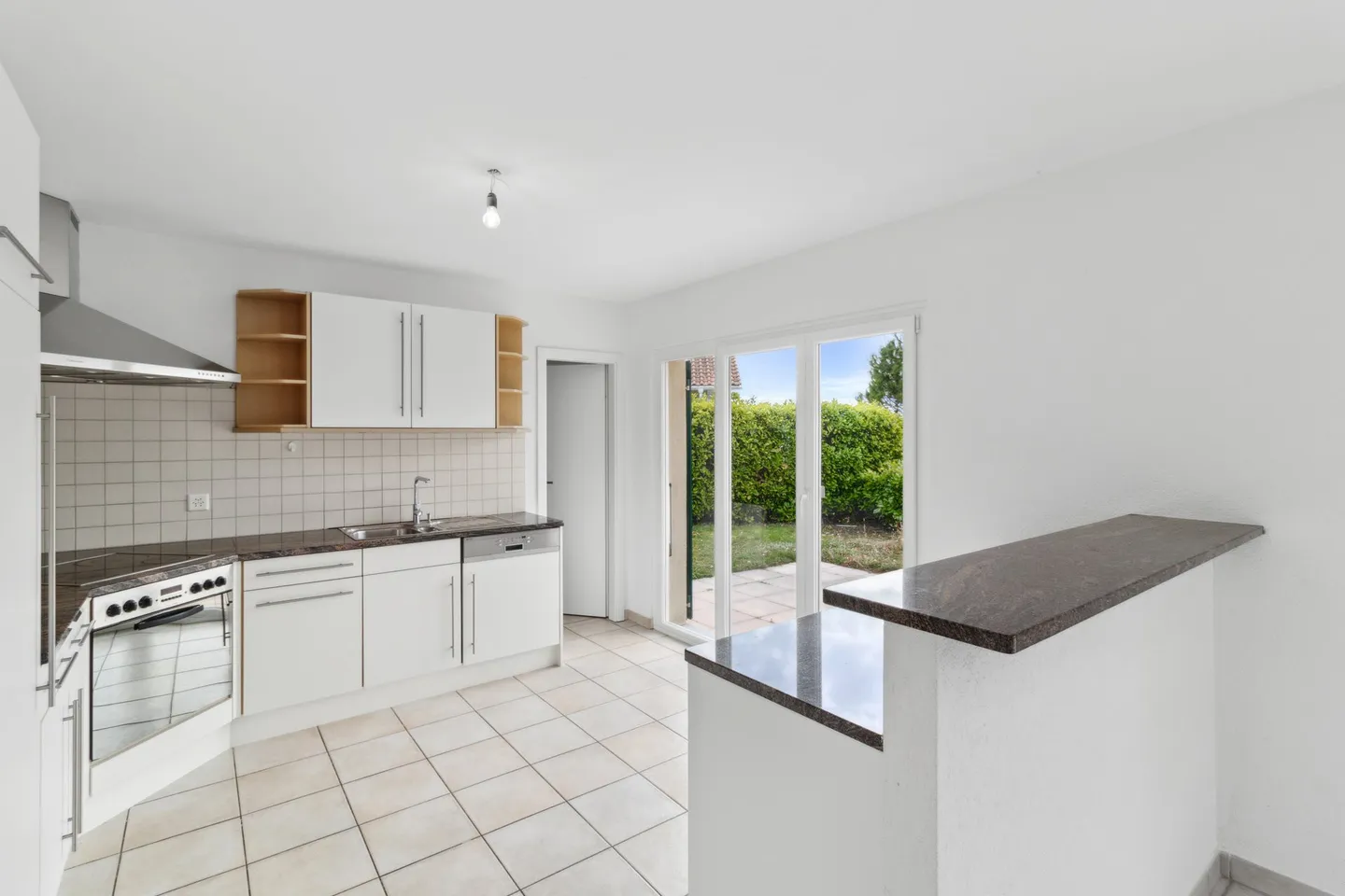 Villa moderne de 5 chambres avec vue sur le lac - Photo 3 sur 9