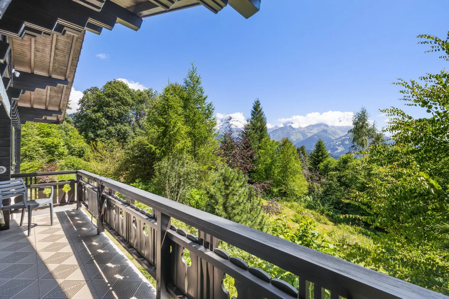 Chalet familiare spazioso con grande appezzamento e ottimo potenziale - Foto 5 di 8