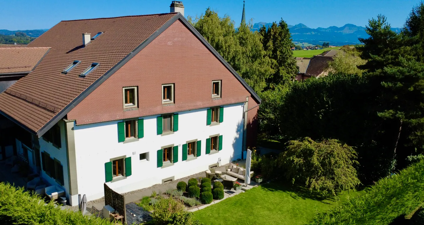 Maison de village avec des appartements indépendants et réserve constr - Photo 1 sur 13