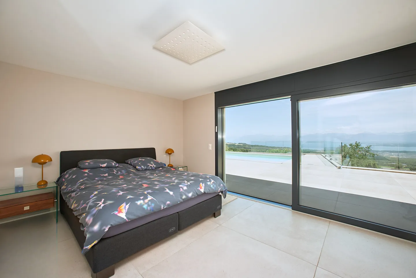 Contemporary Villa with Panoramic Views - Photo 7 of 8