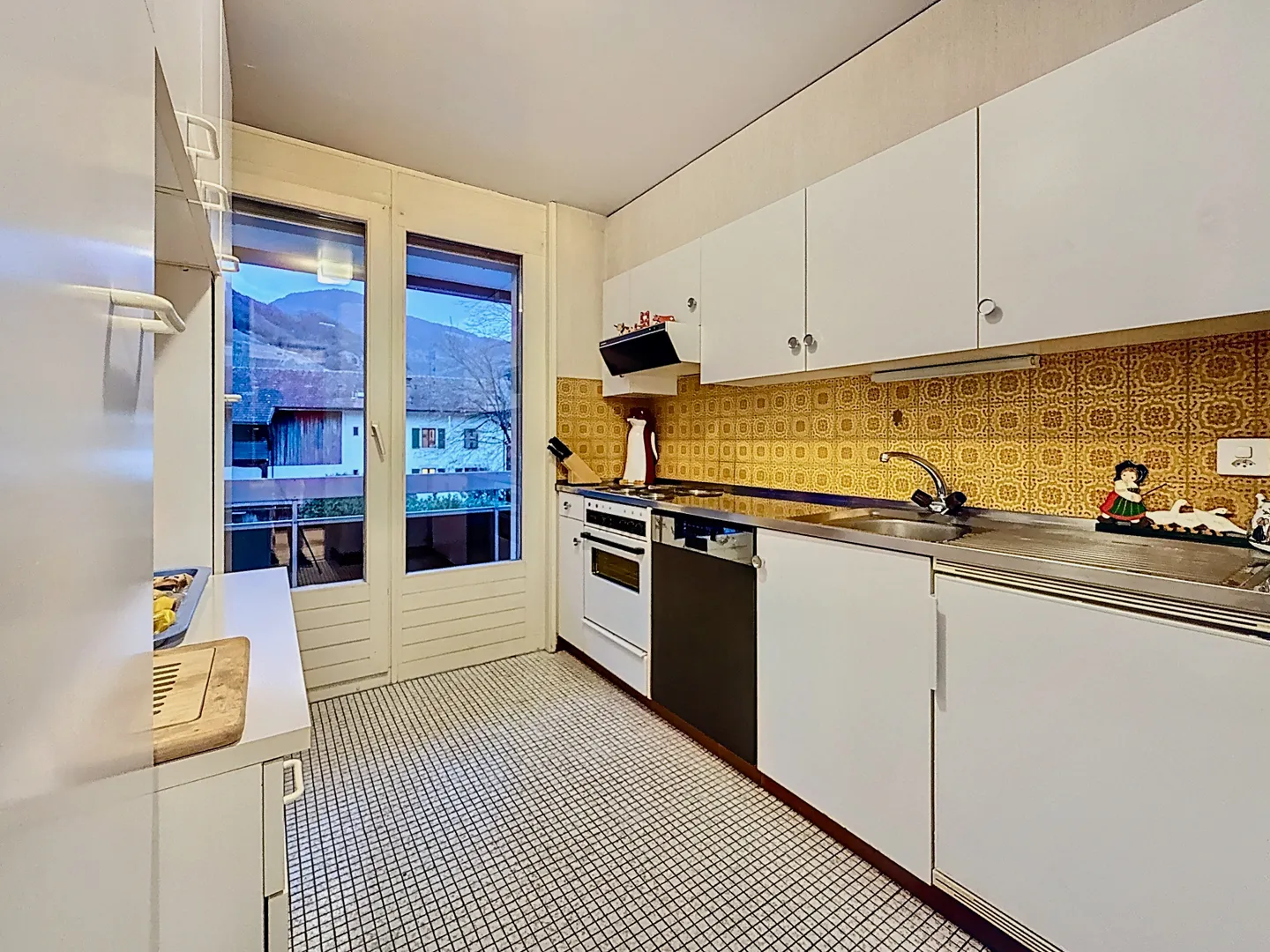 Charm and Serenity: A cocoon of light with balcony - Photo 5 of 6