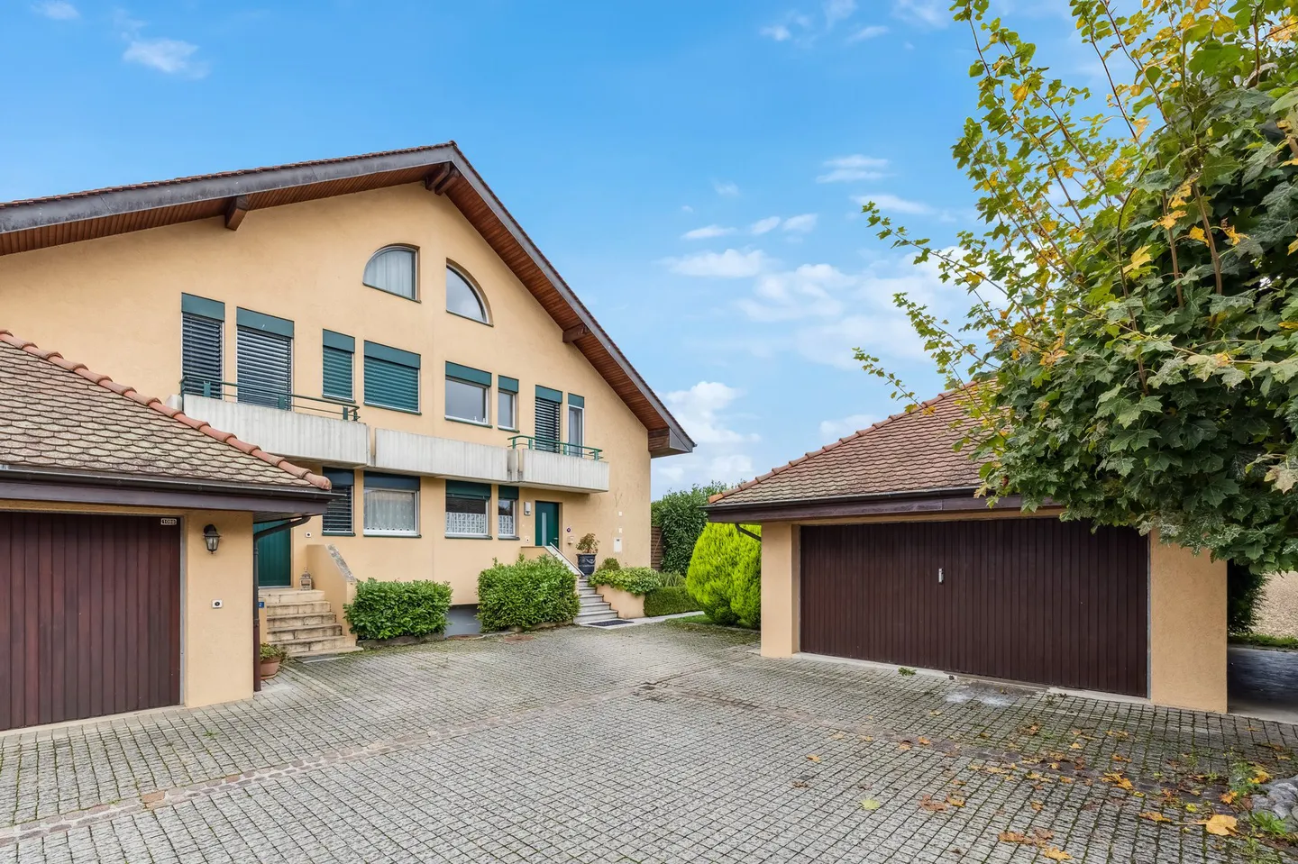 Geräumiges und modernes Doppelhaus mit Aussicht - Foto 1 von 11