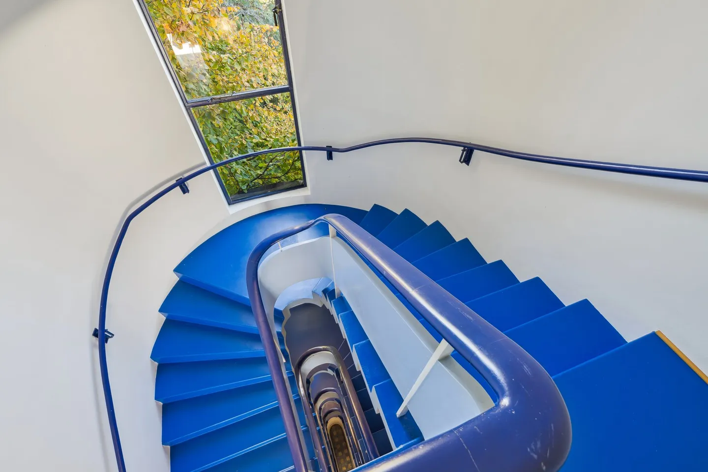 Villa Kenwin - A Bauhaus Icon on the Shores of Lake Geneva - Photo 11 of 13