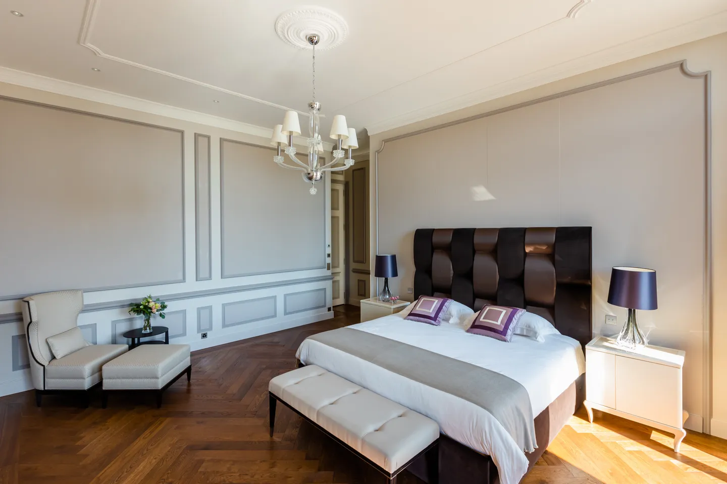 Résidence luxueuse avec grande terrasse et vue imprenable sur le lac L - Photo 5 sur 13