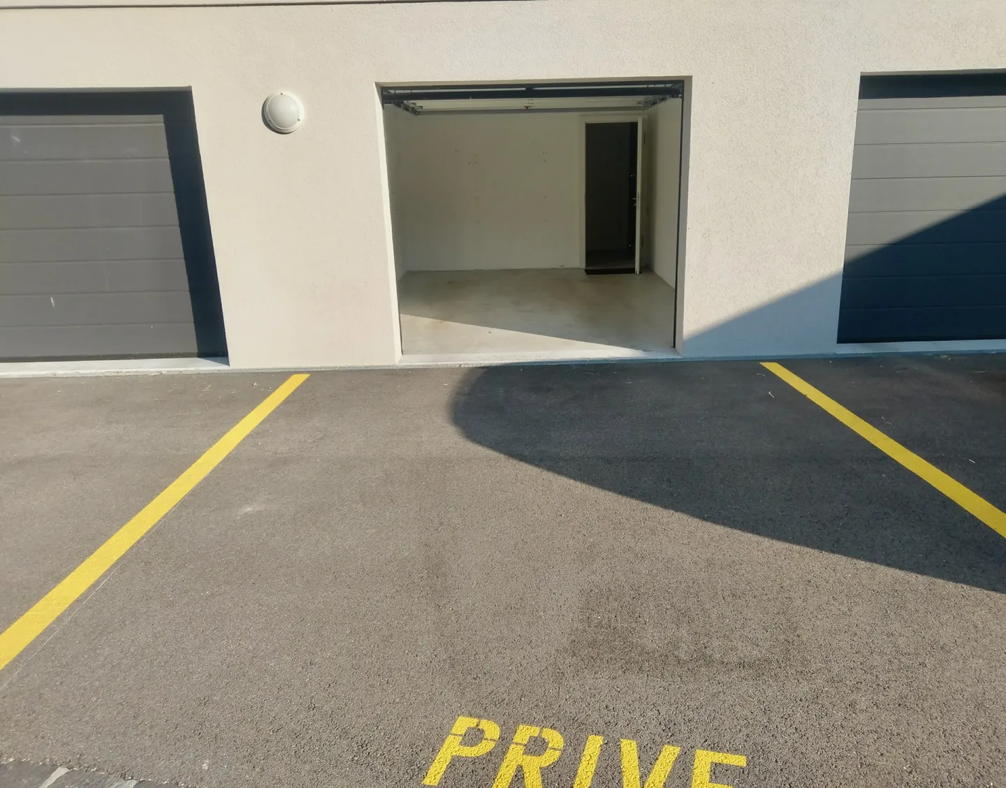 Modern residential building with 6 units in the heart of the village - Photo 12 of 13