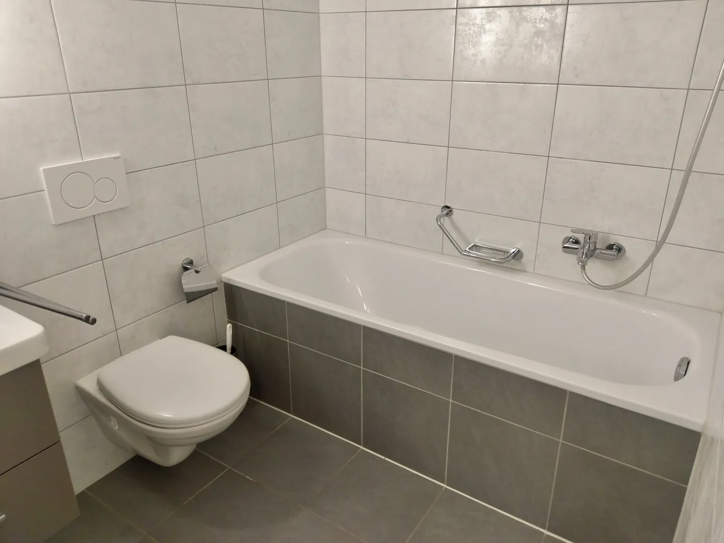 Modern residential building with 6 units in the heart of the village - Photo 7 of 13