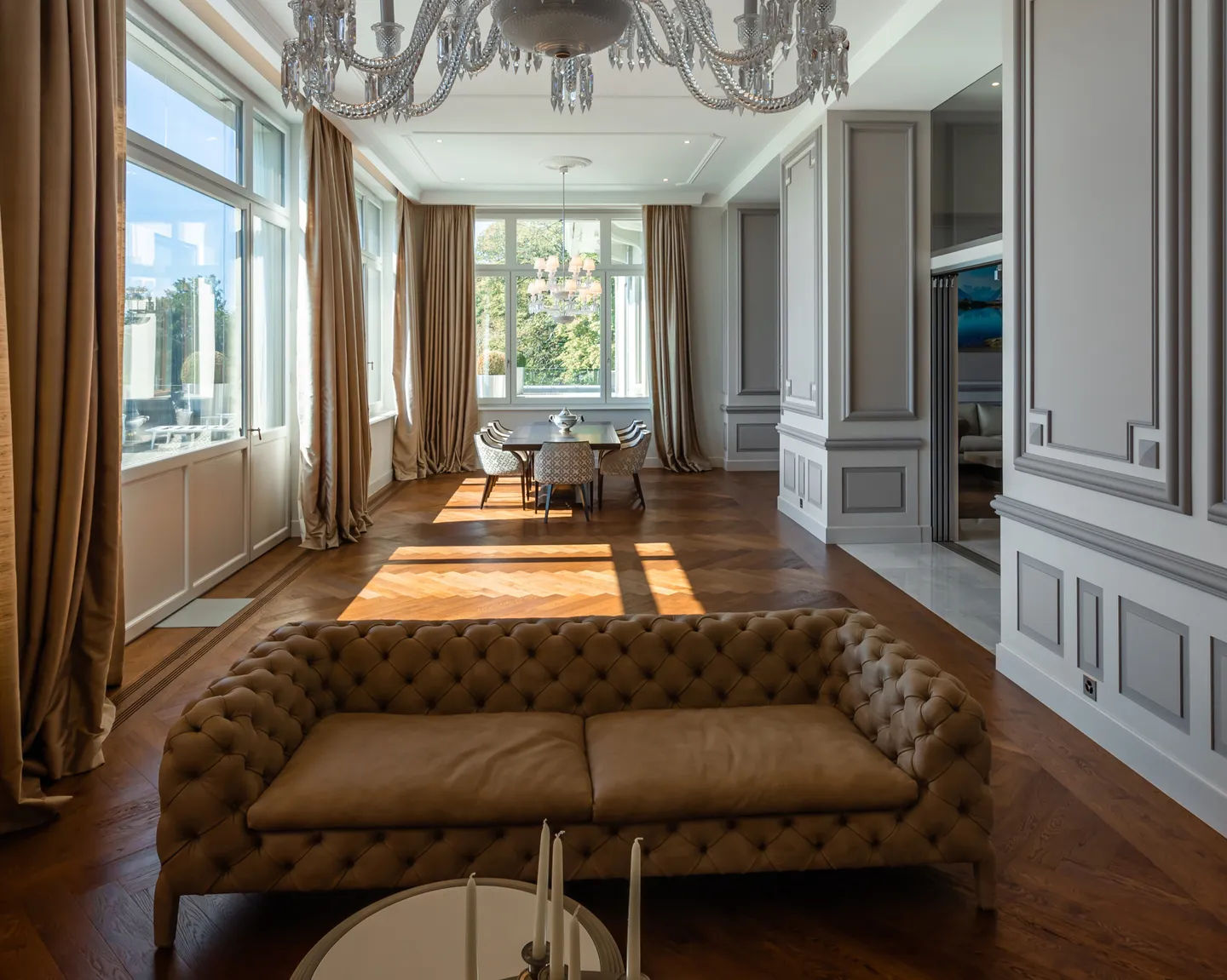 Résidence luxueuse avec grande terrasse et vue imprenable sur le lac L - Photo 3 sur 13