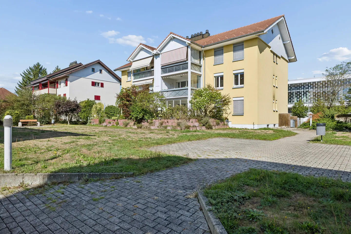 Appartement de 4.5 pi&egrave;ces avec chemin&eacute;e et trois places de parking - Photo 12 sur 13