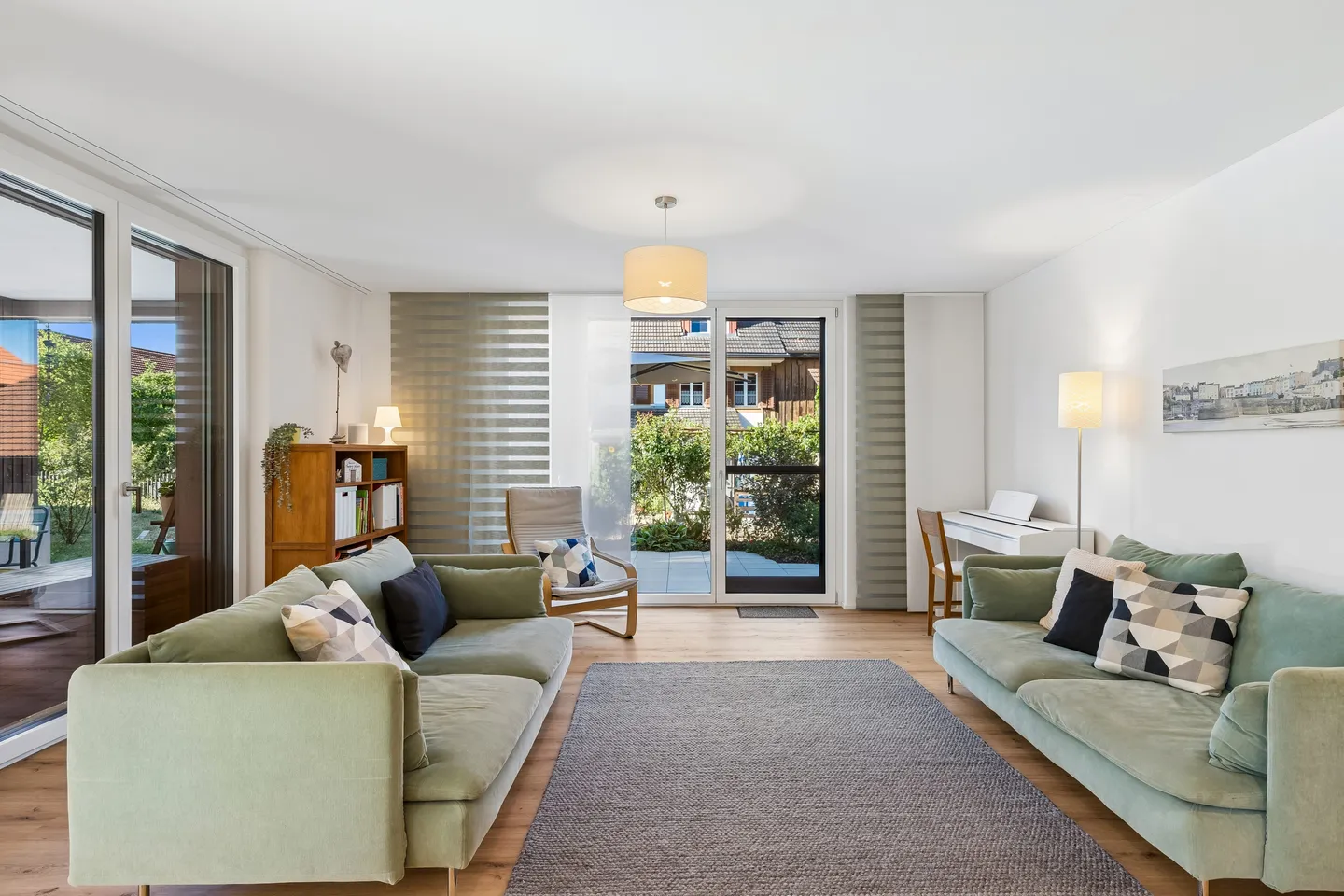 Central, quiet and light-flooded - Your new home in the heart of Hettlingen - Photo 5 of 13