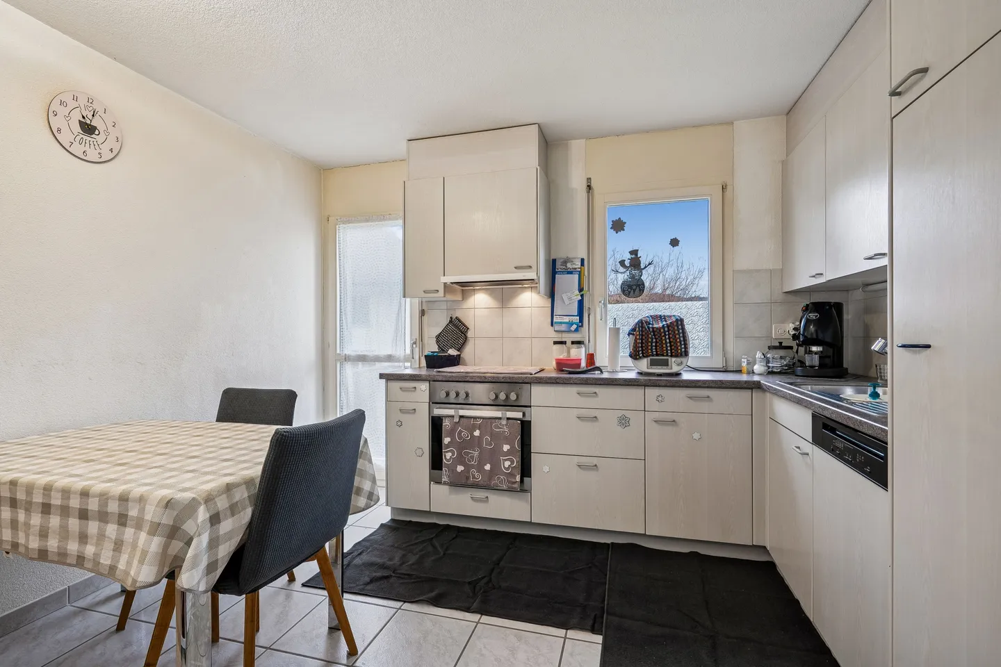 Spacious 5.5-Room Apartment in Hallwil - Photo 7 of 13