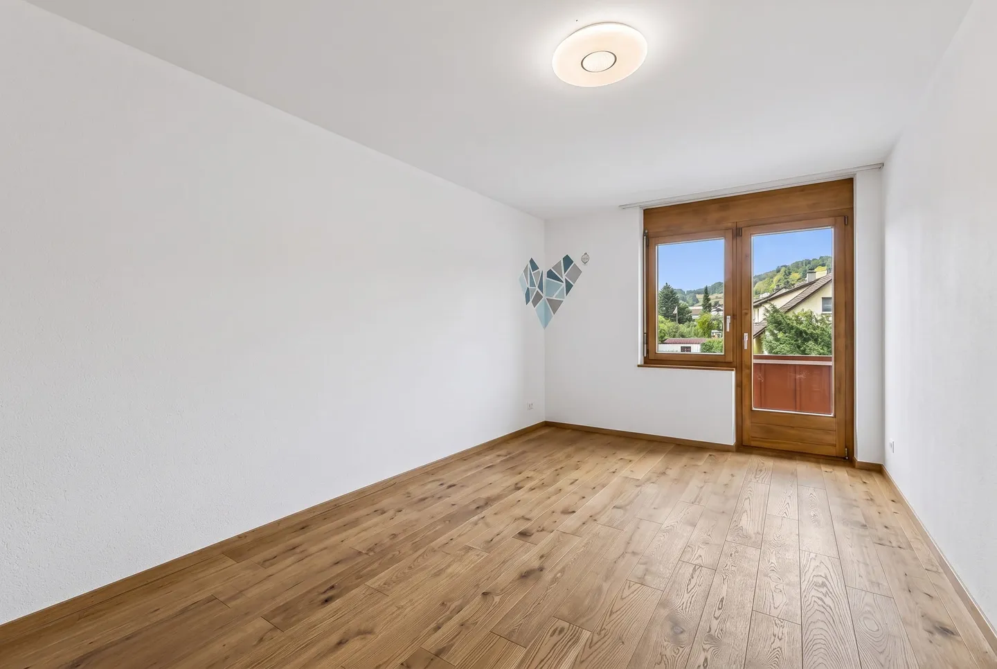 A paradise for children - 238 m² of family happiness with a private garden - Photo 9 of 13