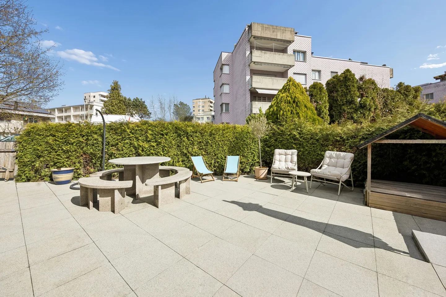 Charmante maison individuelle avec jardin paradisiaque, grande terrasse et potentiel d'agrandissement - Photo 2 sur 13