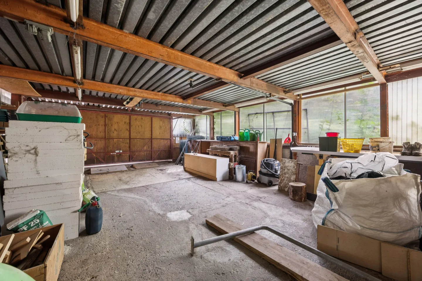 Spacious 7-Room House in Leibstadt with Large Rooftop Terrace and Lots of Potential - Photo 12 of 13