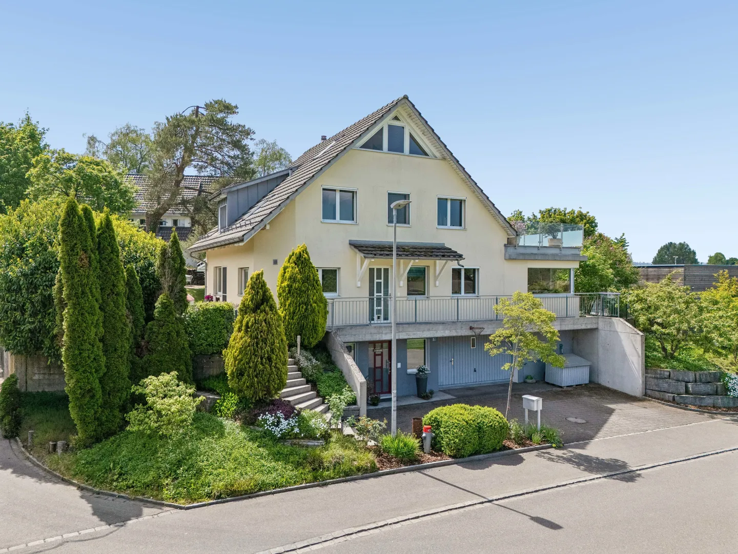 Exklusives Einfamilienhaus mit Garten - Foto 7 von 13