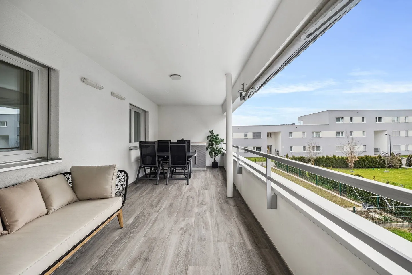 Confort de vie moderne avec 5,5 pièces dans le quartier prisé de Römerpark ! - Photo 11 sur 13