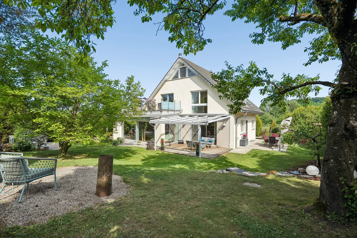 Exklusives Einfamilienhaus mit Garten - Foto 12 von 13