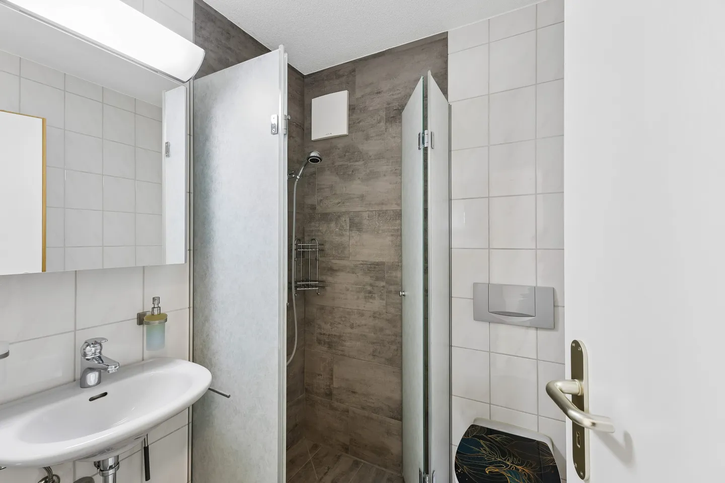 Appartement de 4.5 pi&egrave;ces avec chemin&eacute;e et trois places de parking - Photo 10 sur 13