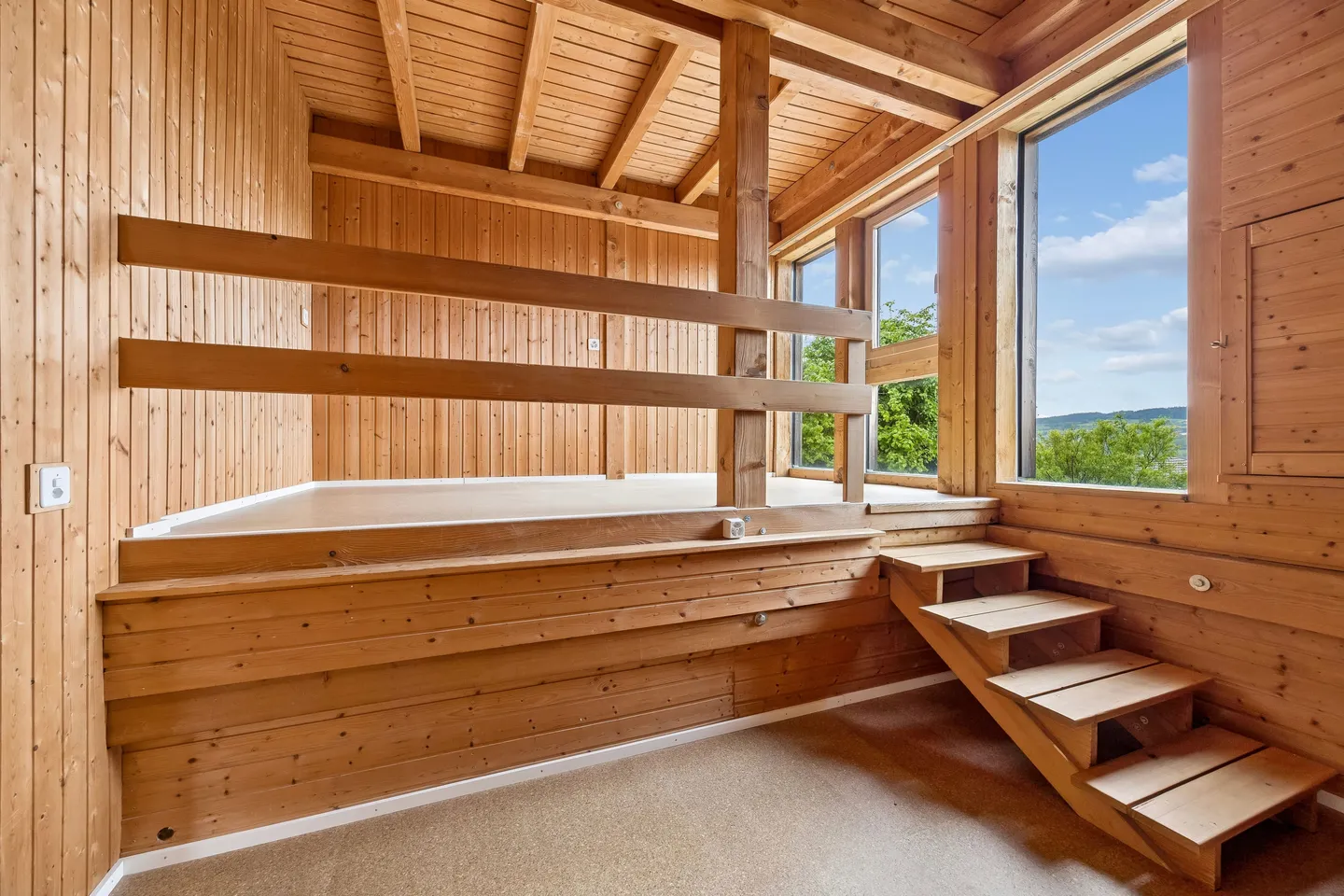 Single-family house with large garden, character, tranquility, and beautiful distant views - Photo 2 of 13