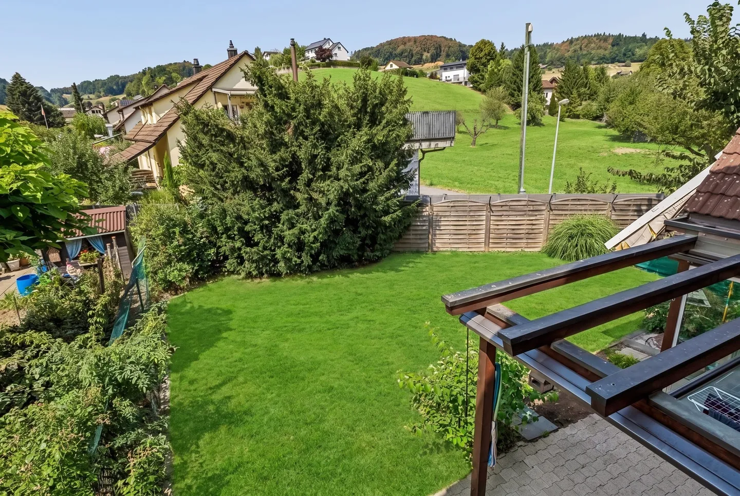 A paradise for children - 238 m² of family happiness with a private garden - Photo 2 of 13
