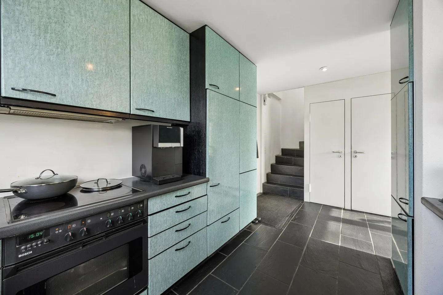 Your new home: quietly located, spacious and full of possibilities! - Photo 3 of 13