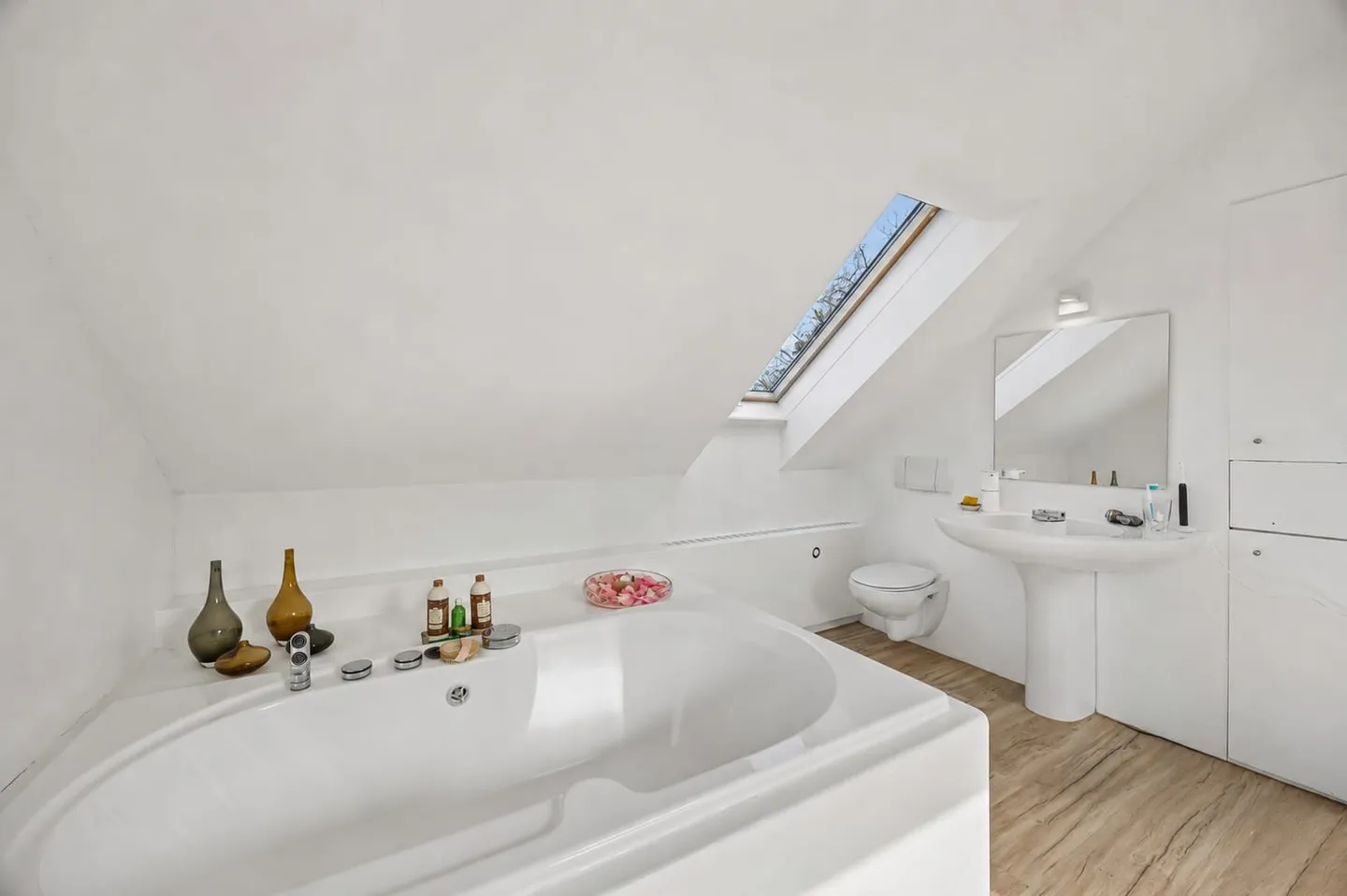 Votre nouveau chez-vous : situé au calme, spacieux et plein de possibilités ! - Photo 8 sur 13