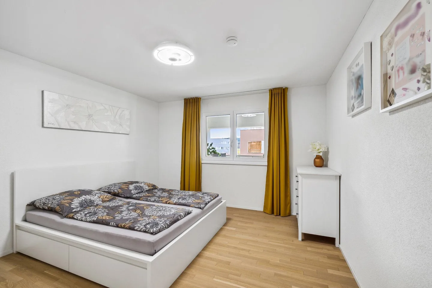 Confort de vie moderne avec 5,5 pièces dans le quartier prisé de Römerpark ! - Photo 6 sur 13