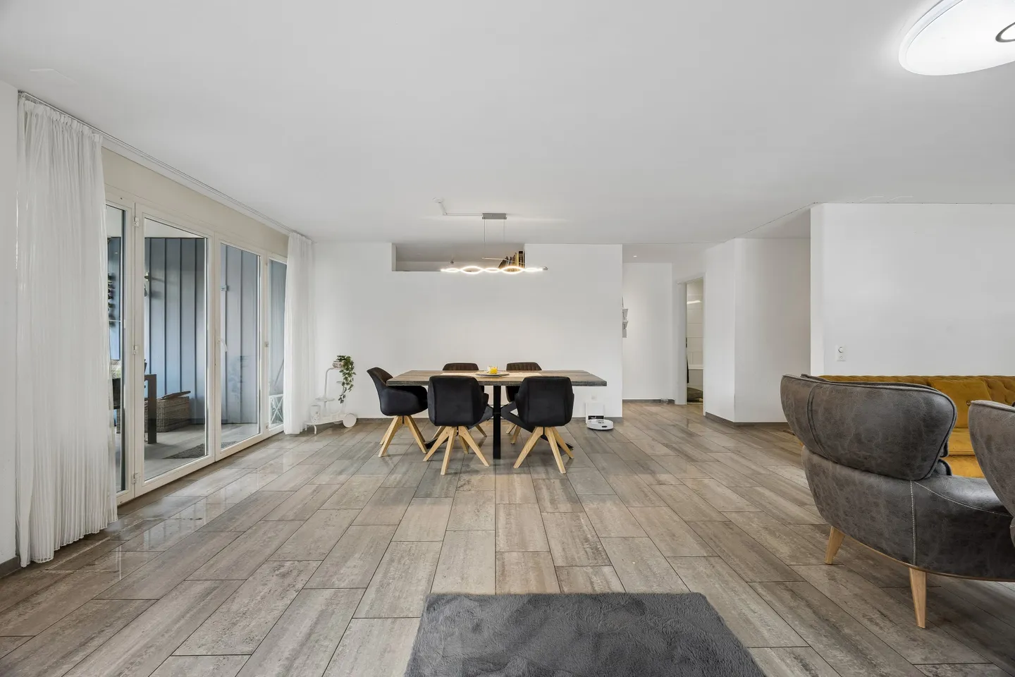 Stilvolle 5.5-Zimmer-Wohnung - Foto 3 von 13