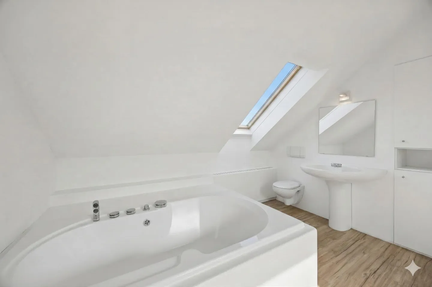 Your new home: quietly located, spacious and full of possibilities! - Photo 8 of 13