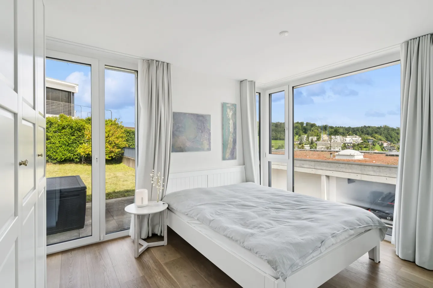 Spacious Single-Family Home with Far-Reaching Views and Plenty of Living Space - Photo 8 of 13