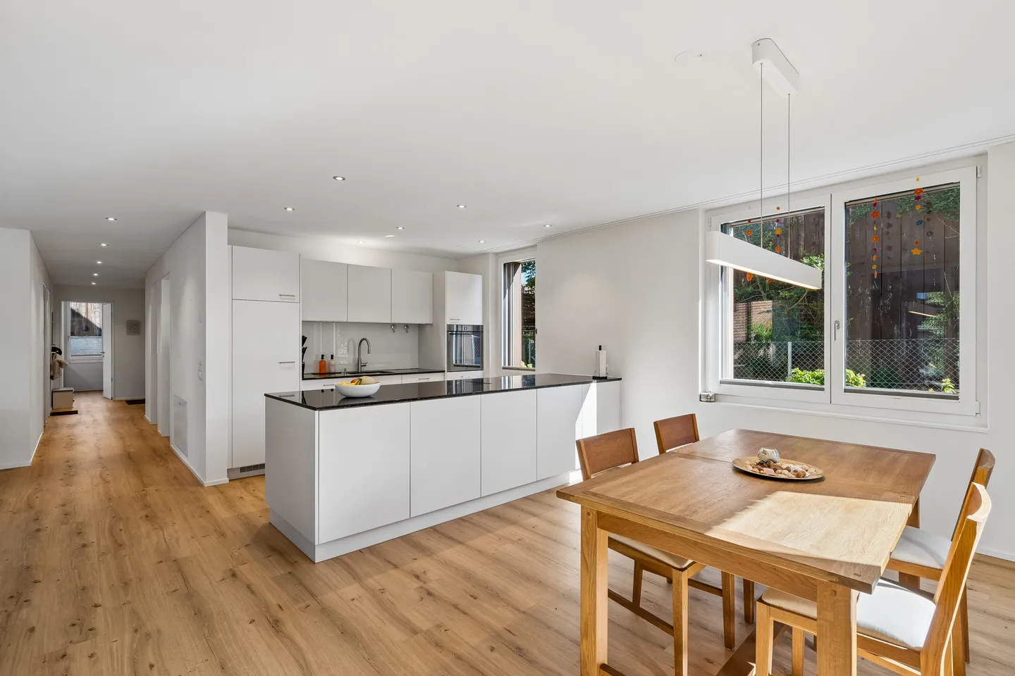 Central, quiet and light-flooded - Your new home in the heart of Hettlingen - Photo 6 of 13
