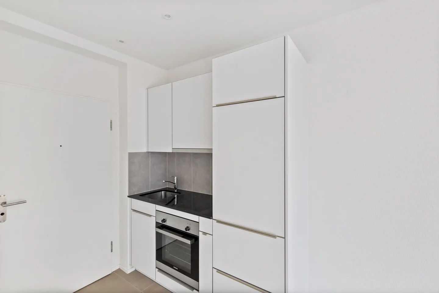 Modern 1.5-room ground floor apartment for rent in Aarwangen - Photo 3 of 4