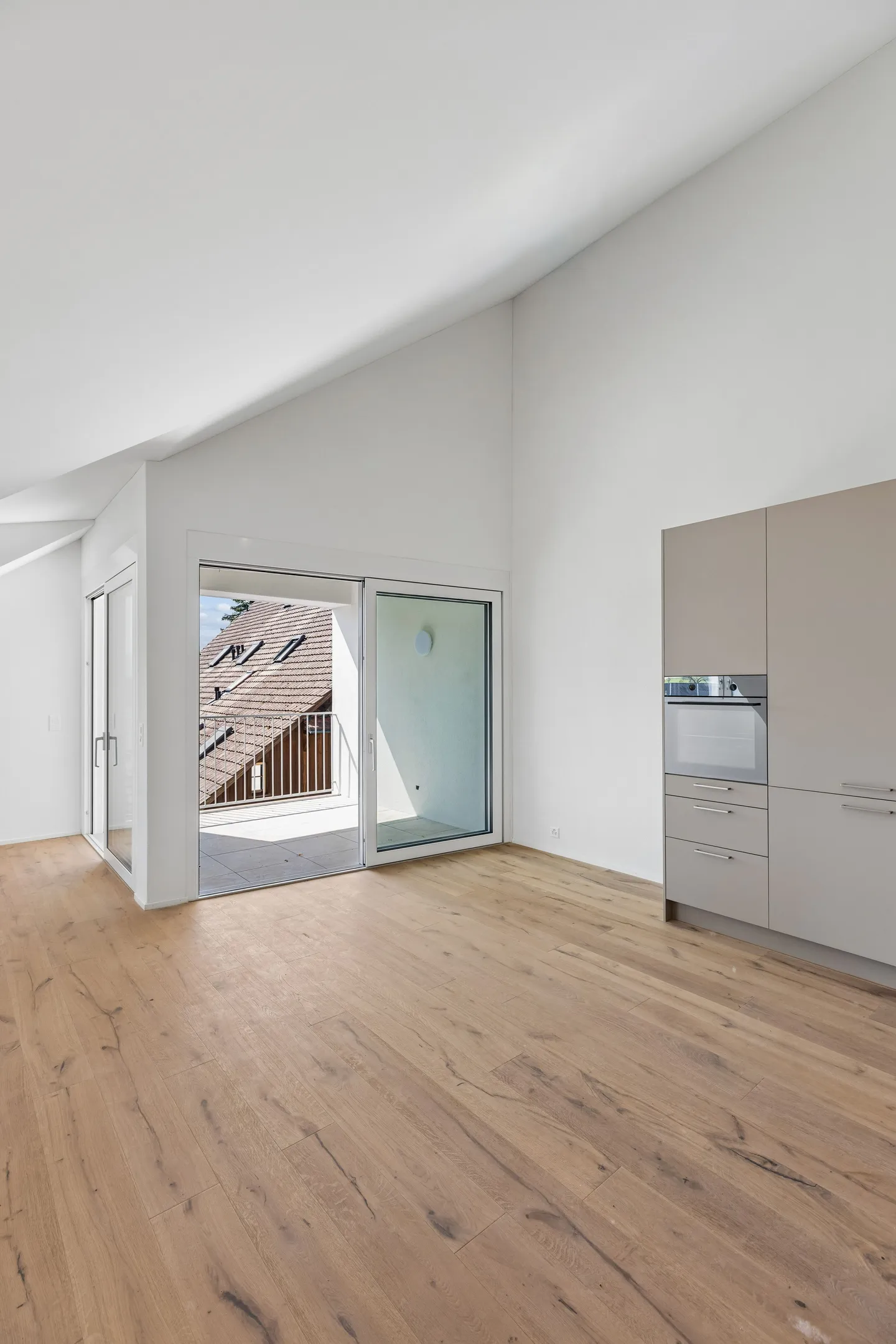 Moderne 3.5-Zimmer-Dachwohnung - lichtdurchflutet &amp; einladend - Foto 8 von 13