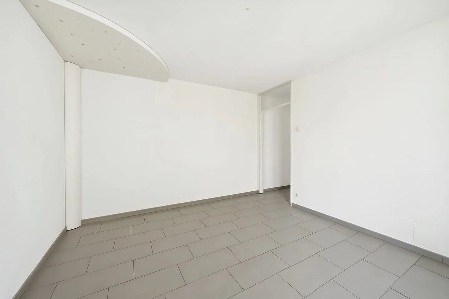 Stilvolle Attikawohnung mit Terrasse - Foto 8 von 13