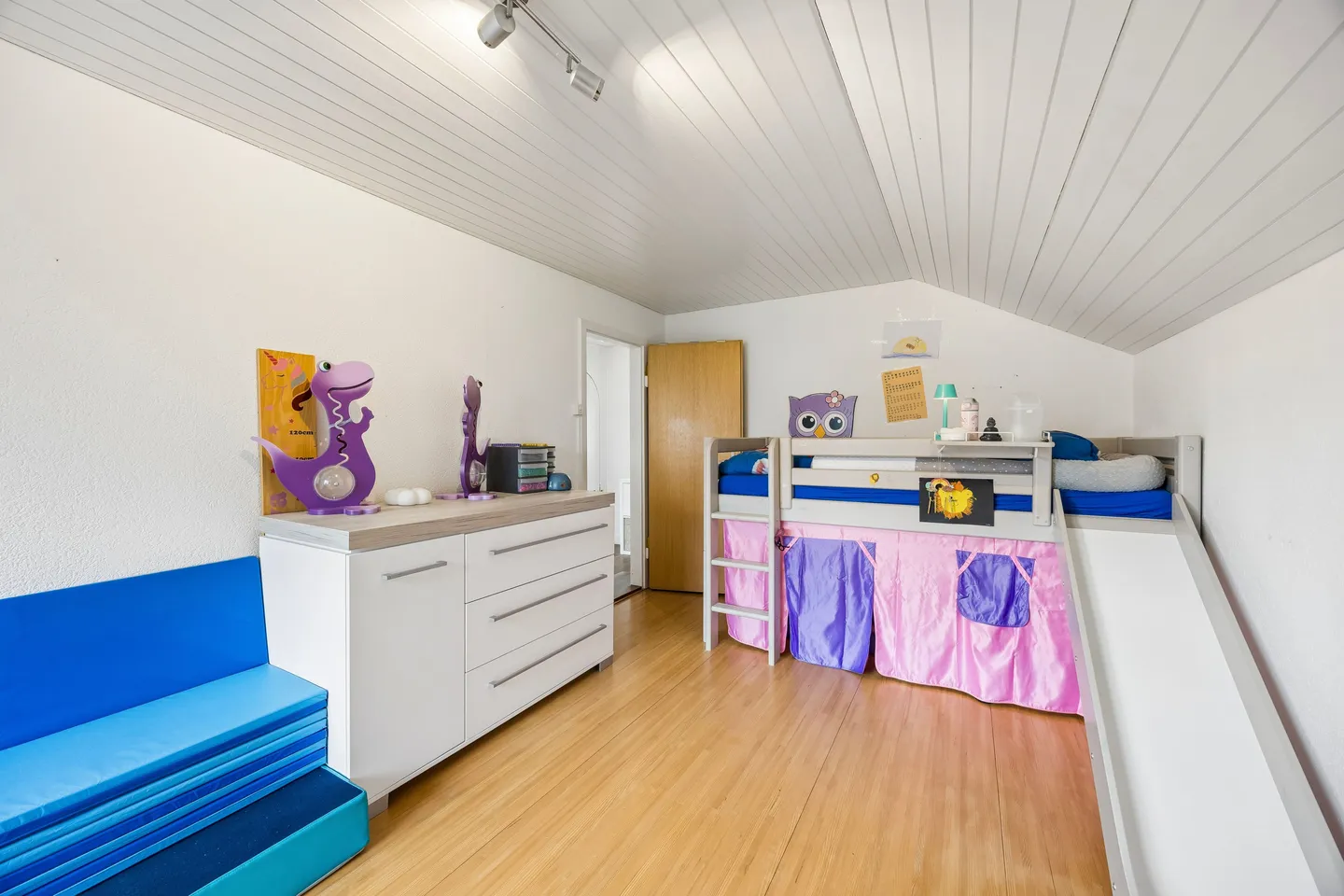 Charmante maison individuelle avec jardin paradisiaque, grande terrasse et potentiel d'agrandissement - Photo 7 sur 13